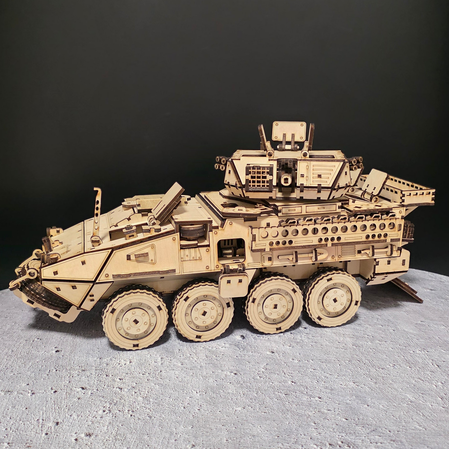 PASST! Modell: Radpanzer +725 Teile
