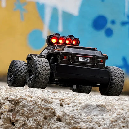 Turbo Racing 1:76 C81 C82 RC Truck Car Mini Full Proportional Monster Truck mit coolen Lichtern Mountain Car Toy