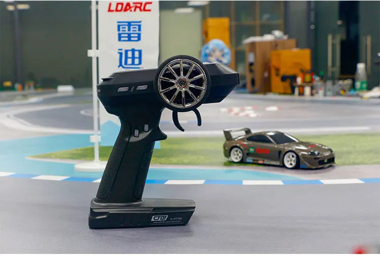 LDARC CT01 8CH Gun Control Fernbedienung CR1800 Empfänger RC Modell Auto Boot Englisch LCD Fernbedienung Daten Spannung Rückkehr